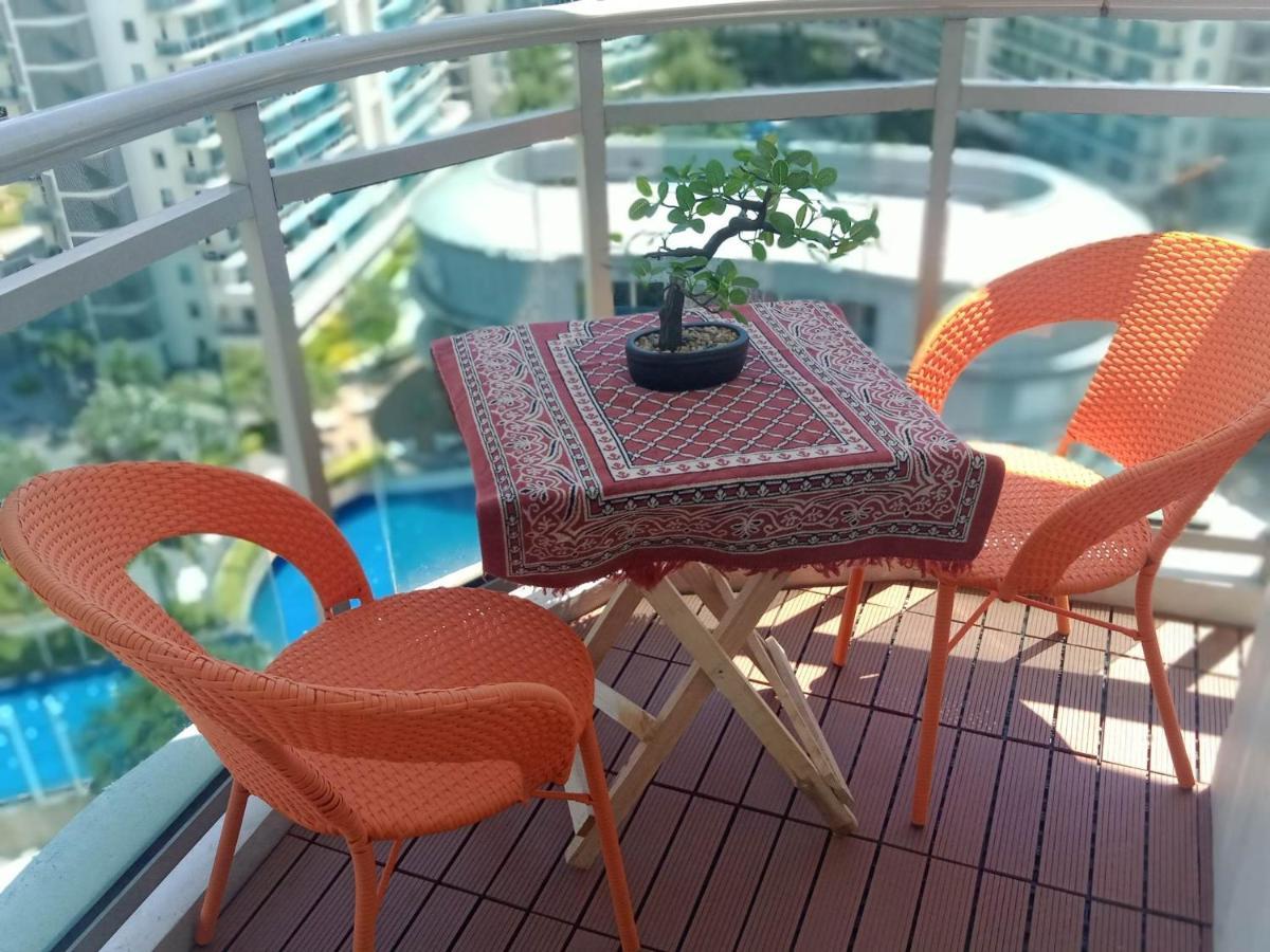 Holiday Escape Philippines مانيلا المظهر الخارجي الصورة